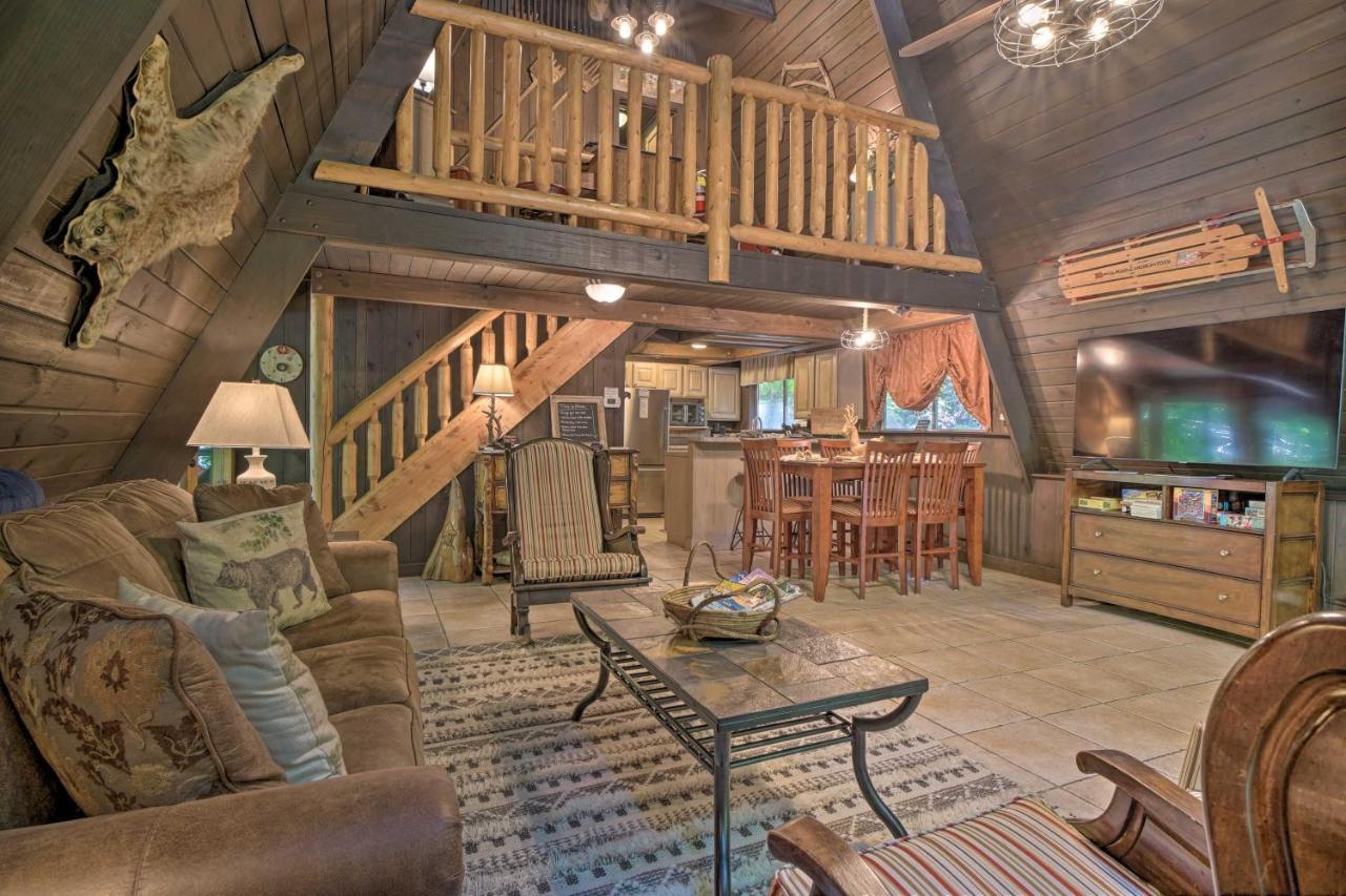 Snuggle Inn In The Heart Of Chalet Village! 蓋特林堡 外观 照片